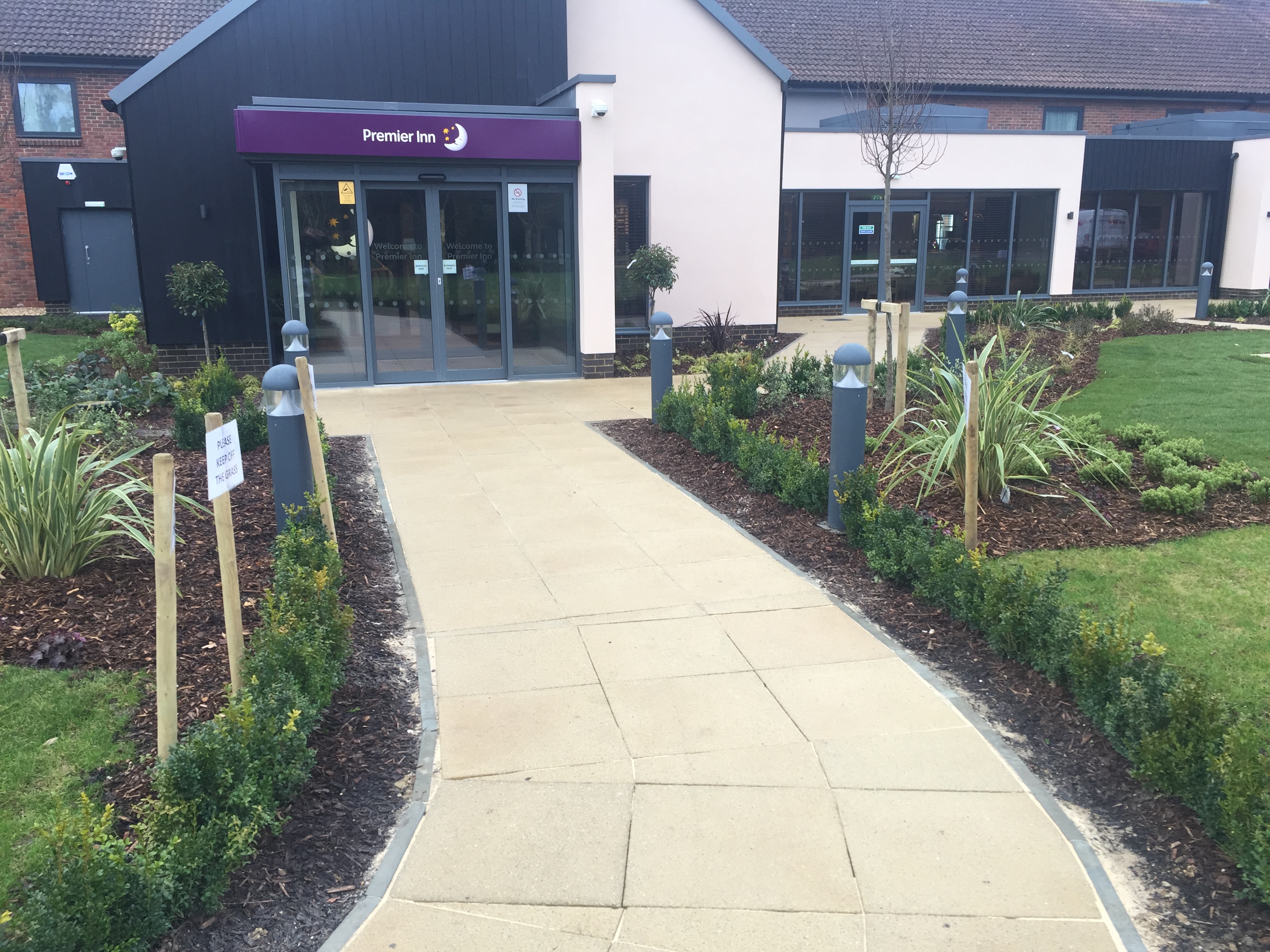 flagging-premier-inn-blackoak-surfacing