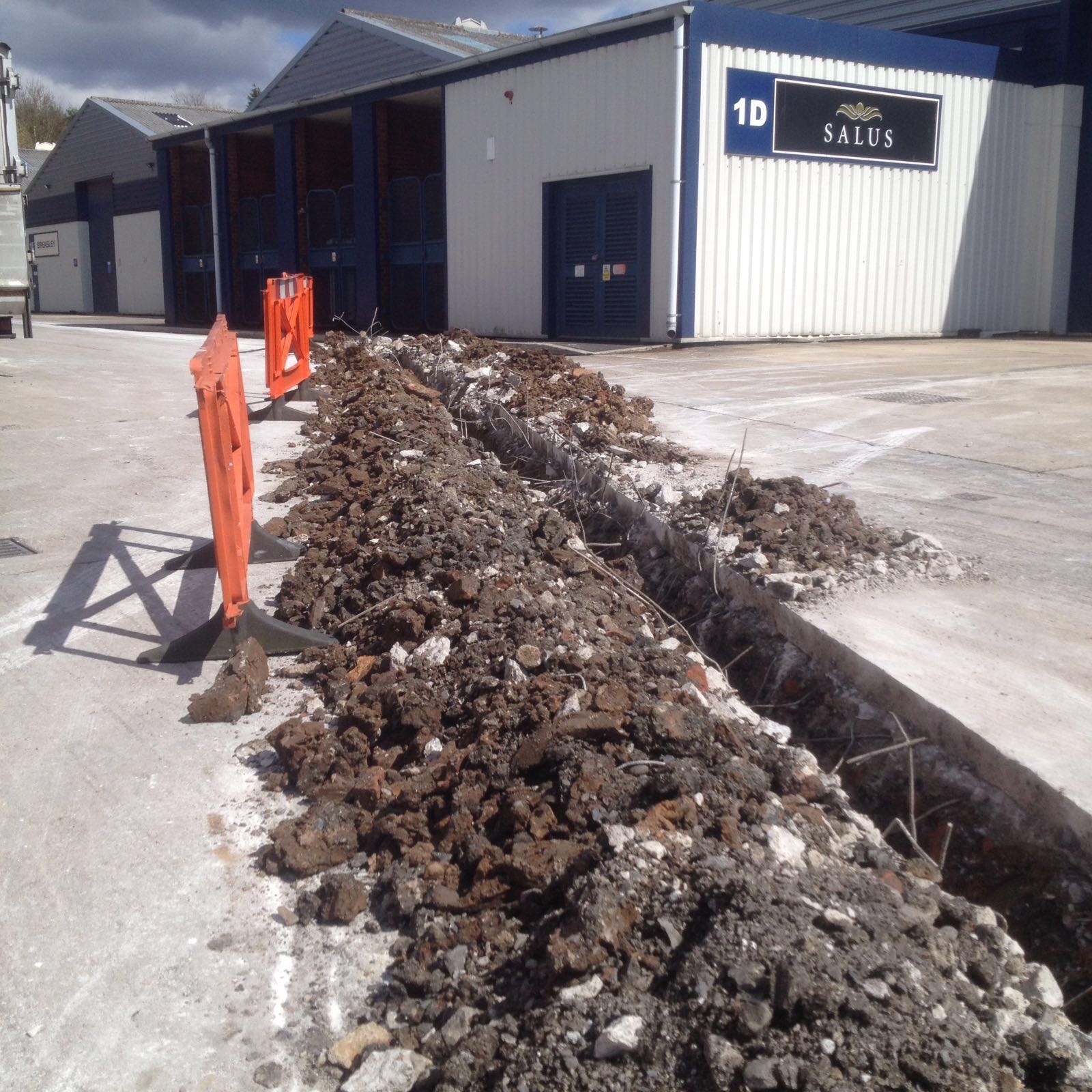 laying-ducting-blackoak-surfacing